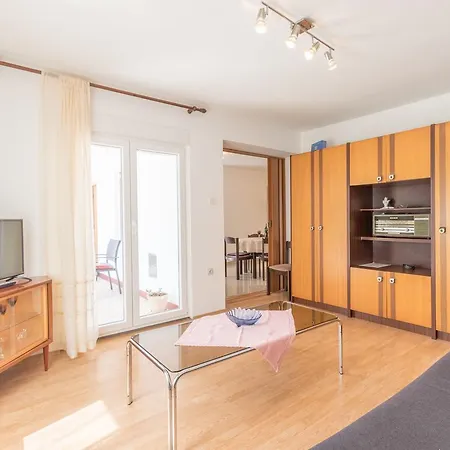 Buto 2 Ck With Terrace * Crikvenica