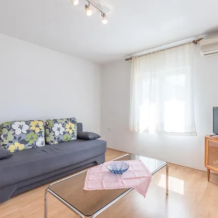 Apartment Buto 2 Ck With Terrace